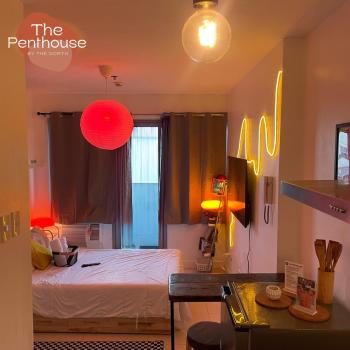 New Topfloor Studio in QC with Balcony Good for 3, Manila (Foto 2)
