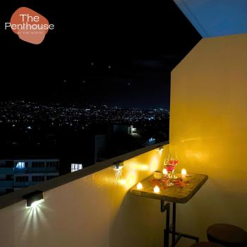 New Topfloor Studio in QC with Balcony Good for 3, Manila (Foto 5)