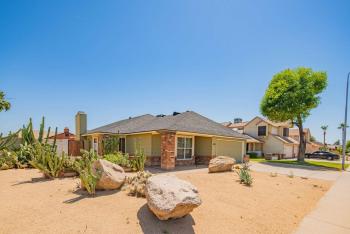 Private Pool & Fully Fenced Yard Near Mntn Park, Glendale (zdjęcie 3)