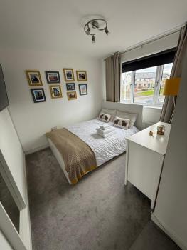 Suite 4 Double Bedroom With Dedicated Private Bathroom, Edinburgh (photo 2)