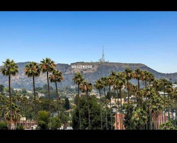 2BR Hollywood Apt with Rooftop Pool & Stunning Views, Los Angeles (fotografie 2)