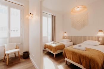 Spacious 5-Bedroom Home with Terrace, Air Conditioning and Parking, Bordeaux (Foto 5)