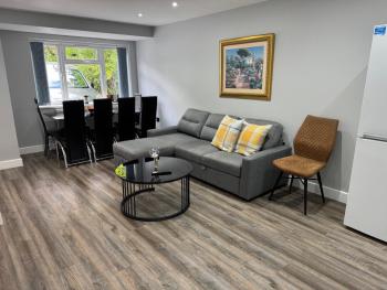 Modern Apartment Near Birmingham, Birmingham (photo 2)