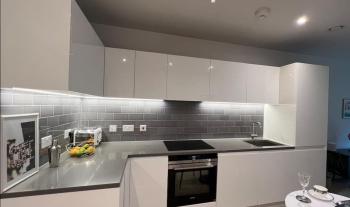 Stunning Cosy with Pool & Spa by Central London, Londra (foto 2)