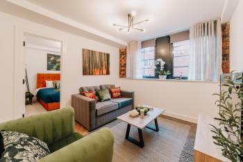 Luxury Two Bedroom Birmingham City Centre Apartment, Birmingham (photo 4)