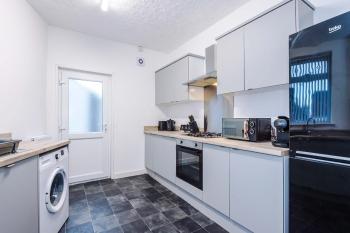 Bright & Comfy 4-Bedroom House 10 mins to City by Rest&Recharge, Manchester (Foto 4)