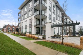 Chic Condo with Stylish Amenities in White Rock, Surrey (foto 3)