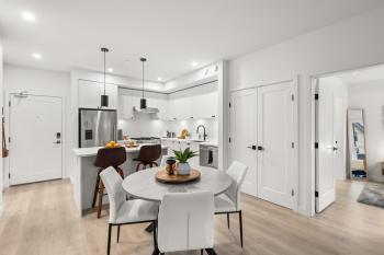 Chic Condo with Stylish Amenities in White Rock, Surrey (foto 4)