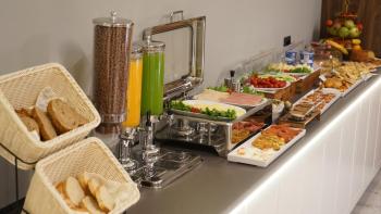 Arbnor Boutique Hotel, Тирана (фото 4)