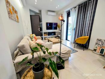 Floral Home 1 - ground floor apt, private parking!, Atene (foto 3)