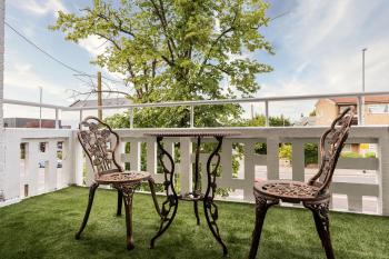 Chic 3 BR Home with Balcony & Free Parking, Leeds (foto 3)
