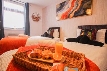JQ Stylish Apartment - Next to City Centre - Perfect for Contractors, Tourist, Couples - 24-7 Secure Access & FAST WIFI, Birmingham (Foto 4)