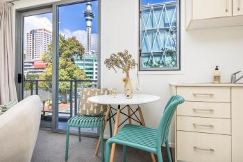 Modern Viaduct Apartment w pool gym Skytower views, Auckland (fotografie 4)