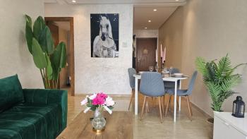 Bright 2BR Apartment in Maarif - Sunny Terrace, Fast WiFi & Private Parking, Касабланка (фото 2)