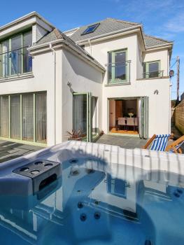 Point View - Award Winning Apartments with Private Hot Tub & Parking, Кройд (фото 2)