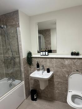 Modern 2 BD - Central MCR - Terrace - Free Parking, Manchester (foto 4)