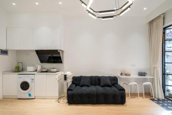 MILAN-Twin Bed Apartment with Sunlit yard, Shanghai (photo 5)