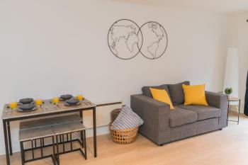 BALCONY & PARKING Sleeps 6 City Centre NEW, Wolverhampton (foto 4)