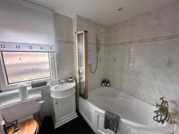 3BR Flat Sleeps 6 West End Sights Driveway, Glasgow (photo 5)