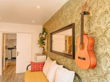 Charming Local Flat near São Bento Palace, Лиссабон (фото 3)