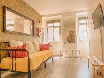 Charming Local Flat near São Bento Palace, Лиссабон (фото 4)