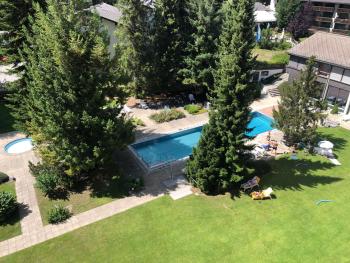 Laax with indoor and outside pool, sauna, 200 Meter to Ski lift , Fitnessroom, Tennis Place, Joyroom, Parkstadion Reserve, Laax (foto 2)