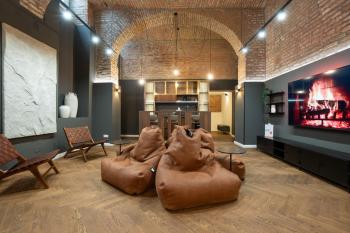 Spacious 3BR Escape with Sauna and Billiard, Vienne (photo 2)