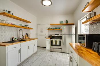 Modern 2BR Kansas City Condo Near Downtown, Kansas City (photo 3)
