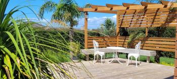 Elevated Family Sized Guest-house with Beautiful Views, Auckland (photo 4)