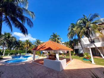 Hermosa planta baja con piscina, acceso a la Playa!!!, Cancún (foto 3)