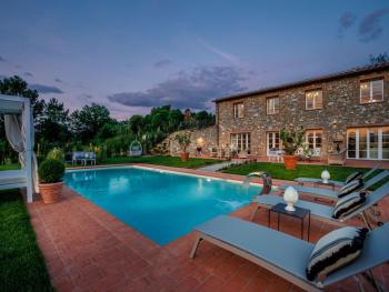 Villa in Lucca with Pool and Scenic Views, Montecarlo (foto 5)
