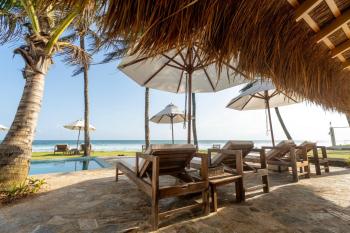 KUKI BEACH - Luxury Beachfront Villa in Ahangama, Ahangama (fotografie 4)