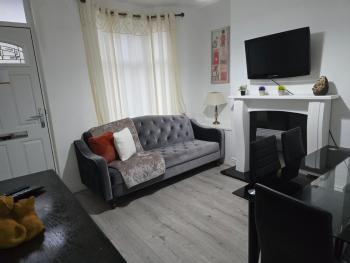 House 5 minutes from Anfied for 7 Guests, Liverpool (photo 2)
