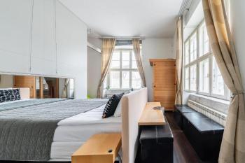 Town Hall Square view Design Apartment, Tallinn (photo 4)