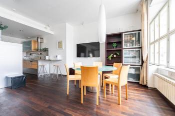 Town Hall Square view Design Apartment, Tallinn (photo 5)