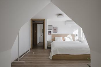Spacious 4-Story Home with Sauna & Garden, Praga (foto 3)