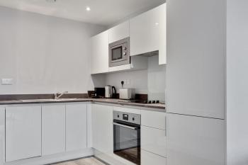 Modern and Roomy 1 Bed Flat in Central Birmingham, Birmingham (fotografie 2)