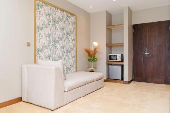 Beachside Studio with King Bed, Rooftop Pool Gym, Negombo (photo 2)