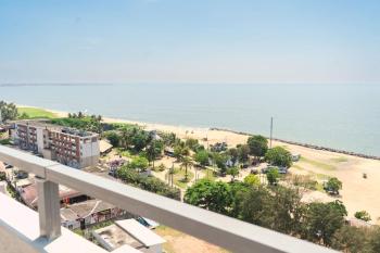 Beachside Studio with King Bed, Rooftop Pool Gym, Negombo (photo 4)
