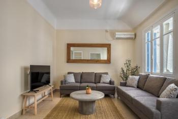 Grand Haven - New Renovated Spacious Apts in Prime Location, Athens (photo 3)