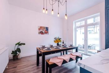 Stunning & Spacious Home by 53 Degrees Property, Sleeps 7 in the heart of Anfield!, Liverpool (photo 3)