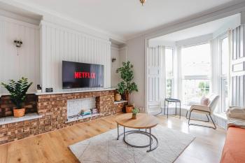 Flo Suite - Trendy 3BR Home with WIFI and parking, The Mumbles (fotografie 4)