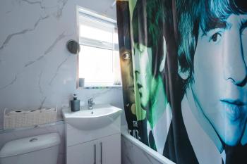 Beatles Themed Home near Anfield, sleeps 7, Garden, Contractors, Games, Liverpool (fotografie 2)