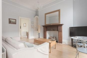 FFF Bright & Central & Elegant 1 Bed Home in Bath, Bath (photo 3)