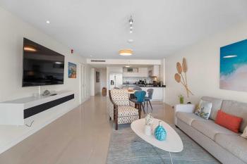 Beachfront - Deluxe View 1BR condo - E323-2, Palm-Eagle Beach (photo 5)