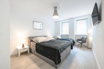The Lachmann Group Apartment, 2BR, one living room, 2 bathrooms, family friendly, 4 - 7 Guests, Берлин (фото 2)