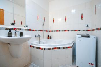 ADM Comfort Apartment - FREE Parking Garage, Bratislava (fotografie 3)