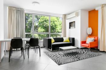 Joy Apartment - Stylish 2BD in Oborishte by Flat Mаnager, Sofia (Foto 2)