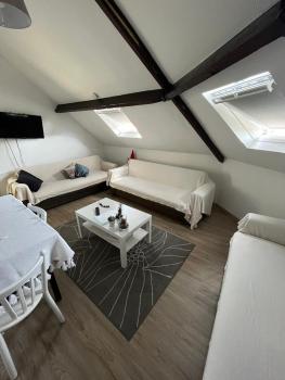 Cozy Nest by Gare du Midi, Brussels (photo 2)