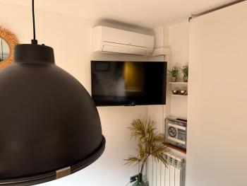Lo Attic, Sort (foto 5)